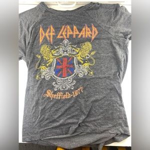 Grey Def Leppard shirt
